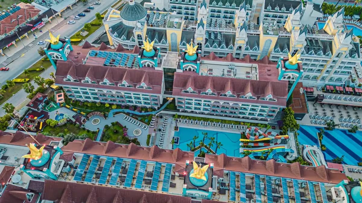 Side Crown Palace 3