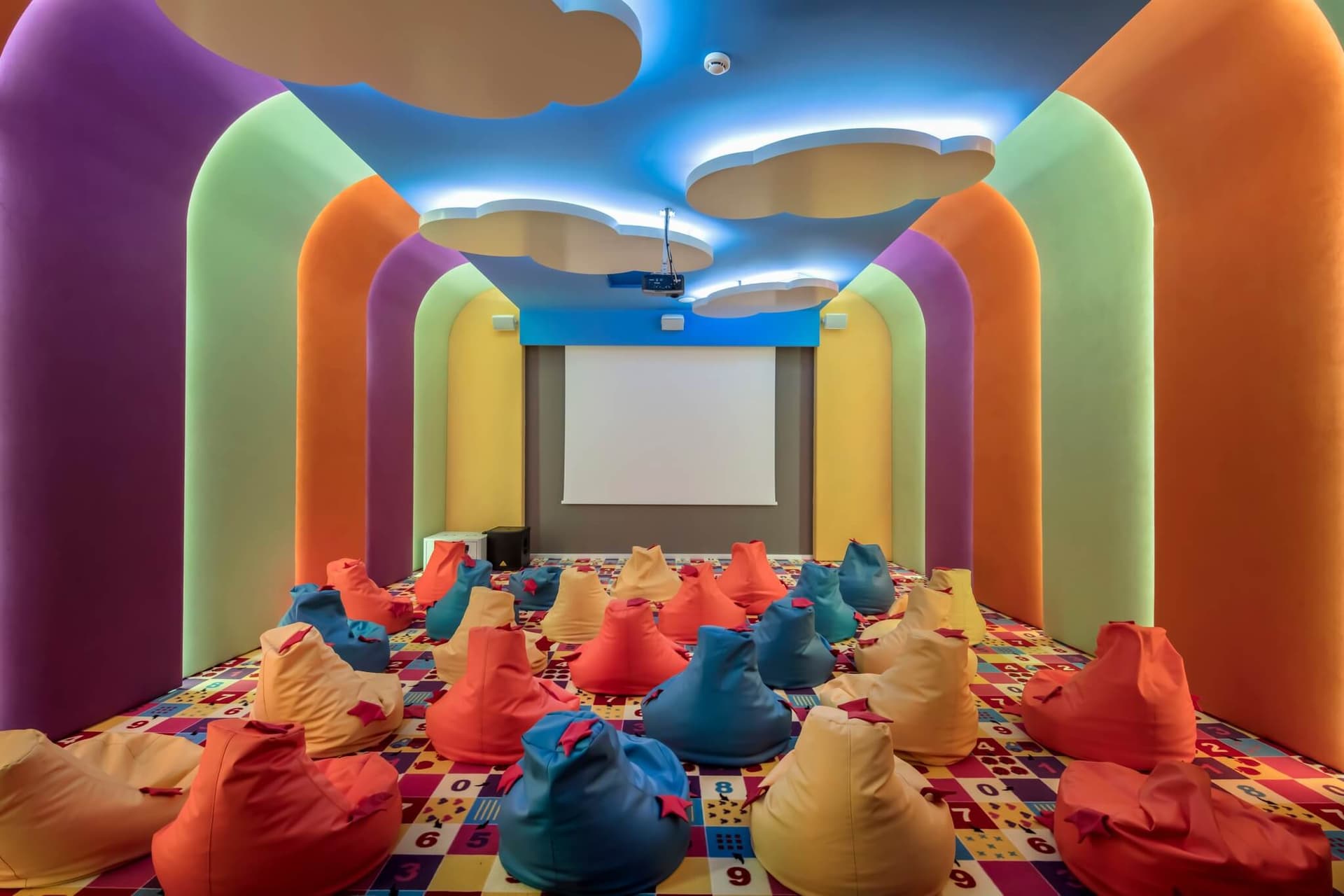 Trendy Hotel Lara 4