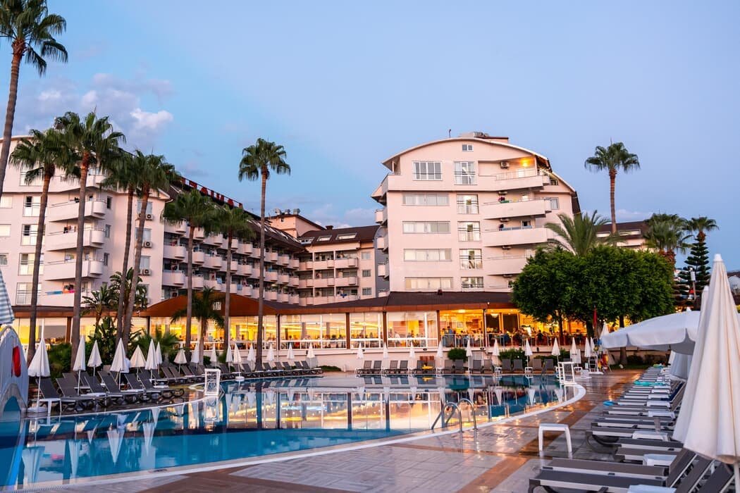 Lonicera World Hotel