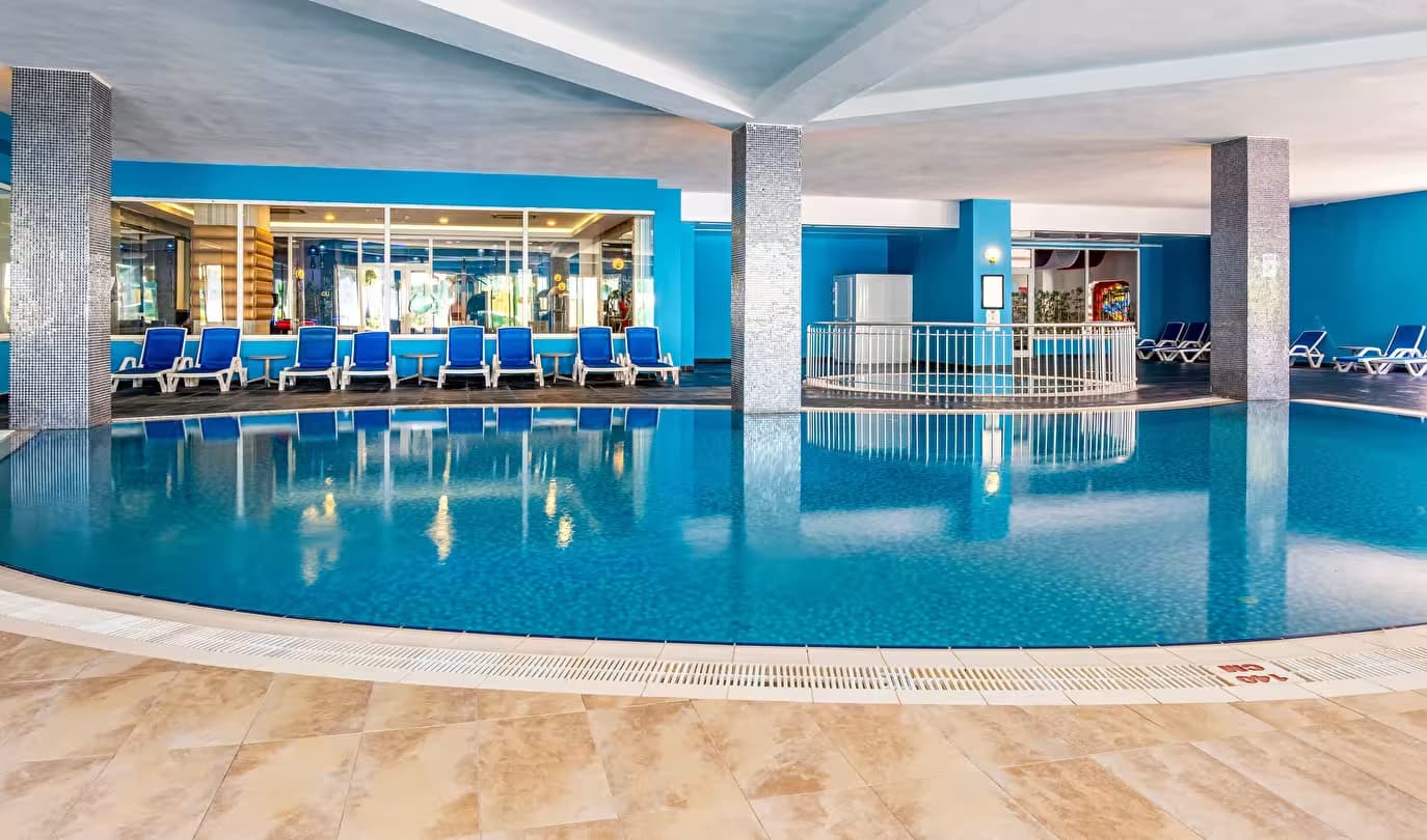 Lrs Lake River Side Hotel & Spa 4