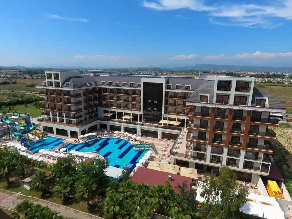 Glamour Resort Hotel & Spa