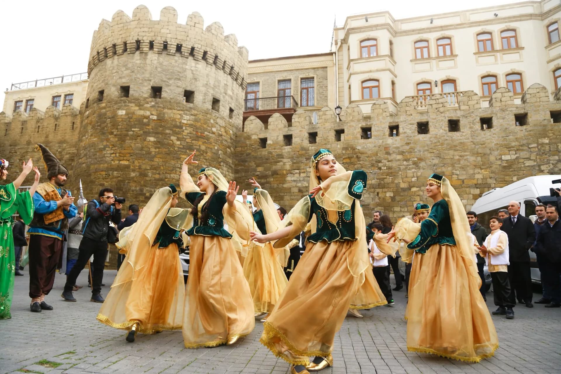 holiway travel baku vizesiz seyahat