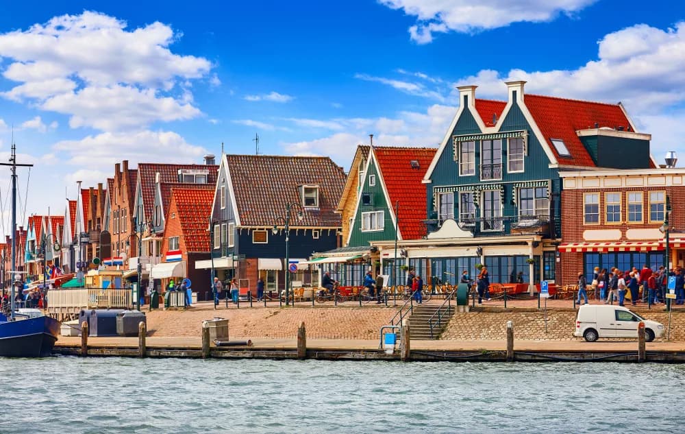 holiway volendam kasabasi hollanda